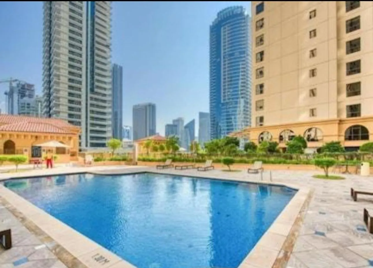 The Journey Hostel - Infront Of Tram-Metro, Access To Beach, Pool & Gym - Enjoy Our Seaview - Coworking Space - Resident Housekeeping - Inhouse Food Menu - All At Jumierah Beach Residence, Dubai Marina