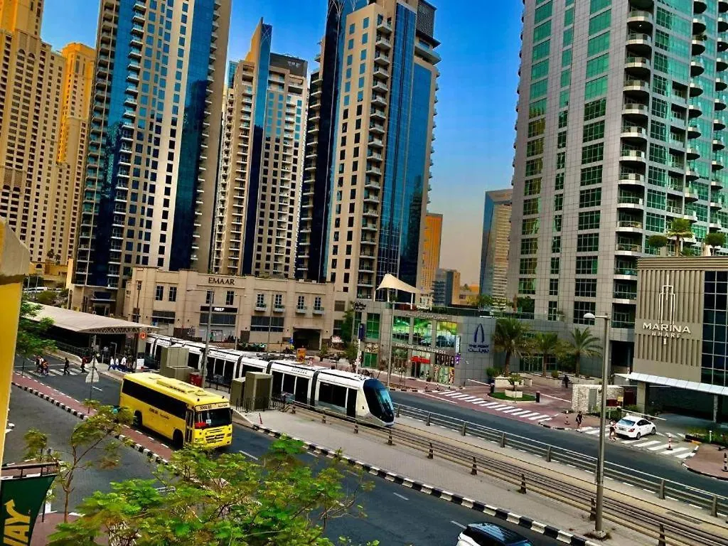 The Journey Hostel - Infront Of Tram-Metro, Access To Beach, Pool & Gym - Enjoy Our Seaview - Coworking Space - Resident Housekeeping - Inhouse Food Menu - All At Jumierah Beach Residence, Dubai Marina 0*,