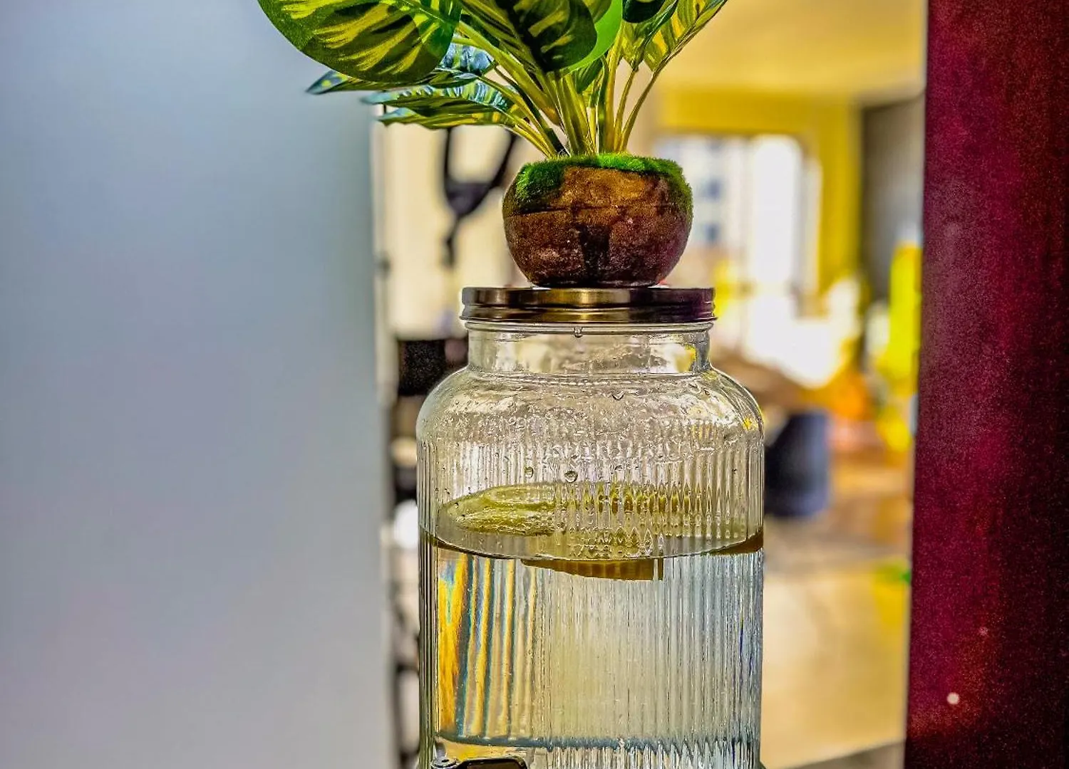 The Journey Hostel - Infront Of Tram-Metro, Access To Beach, Pool & Gym - Enjoy Our Seaview - Coworking Space - Resident Housekeeping - Inhouse Food Menu - All At Jumierah Beach Residence, Dubai Marina 0*,  아랍에미리트