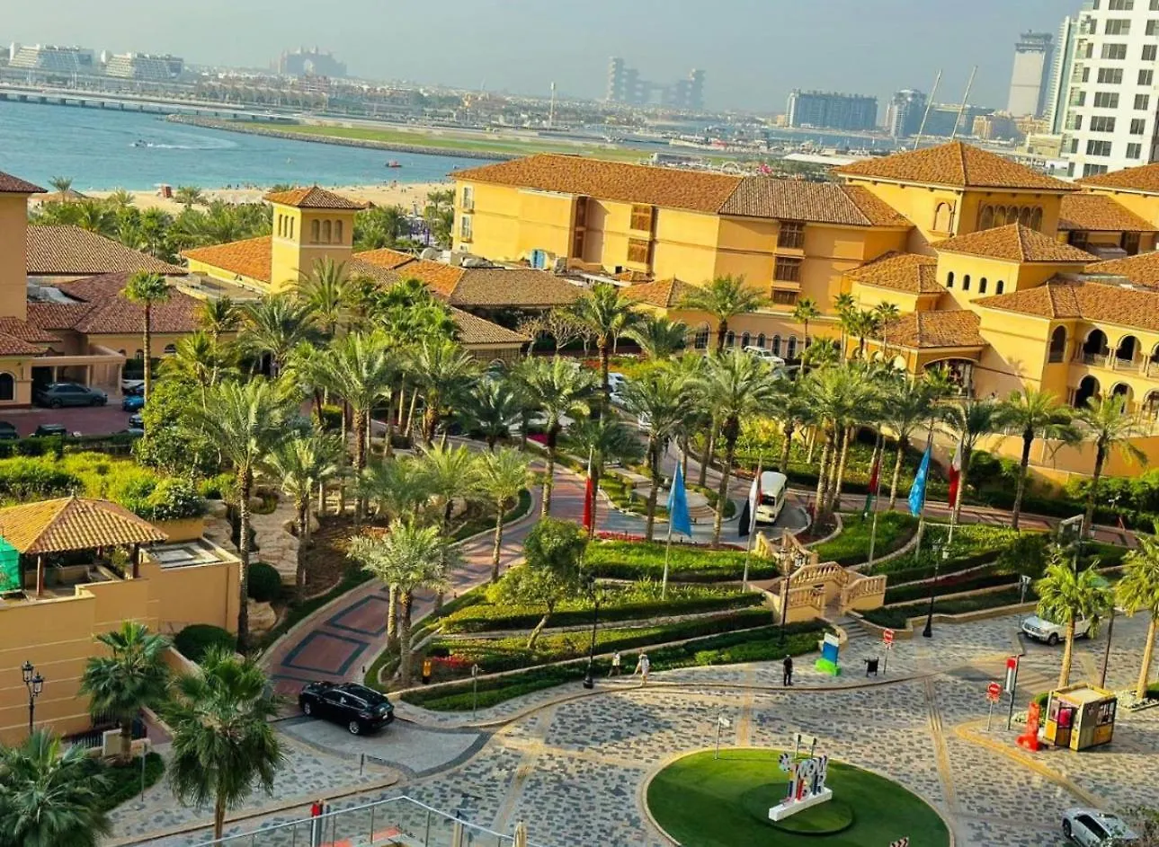 The Journey Hostel - Infront Of Tram-Metro, Access To Beach, Pool & Gym - Enjoy Our Seaview - Coworking Space - Resident Housekeeping - Inhouse Food Menu - All At Jumierah Beach Residence, Dubai Marina 0*,