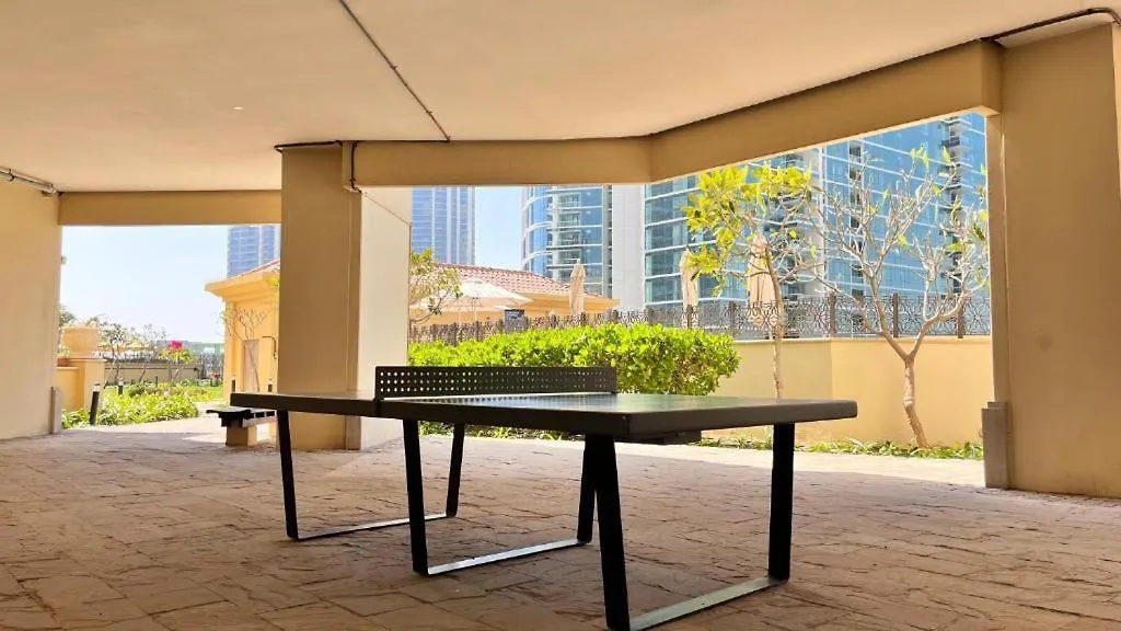 The Journey Hostel - Infront Of Tram-Metro, Access To Beach, Pool & Gym - Enjoy Our Seaview - Coworking Space - Resident Housekeeping - Inhouse Food Menu - All At Jumierah Beach Residence, Dubai Marina 0*,  Egyesült Arab Emírségek
